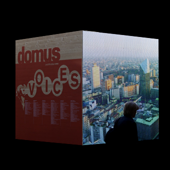 Installazione Domus - Voices con immagine della città di Milano